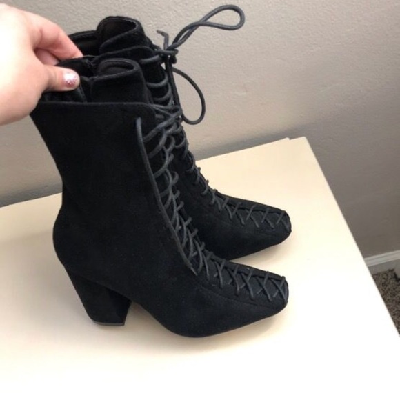 Black booties - Picture 1 of 3